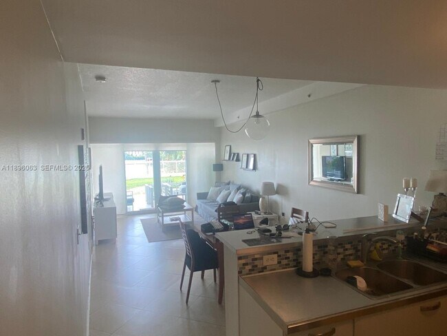 Building Photo - 6580 Indian Creek Dr