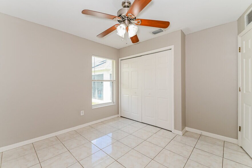 Building Photo - 4680 4th Ave SE