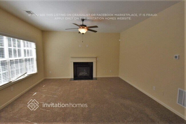 Building Photo - 2560 Freemont St