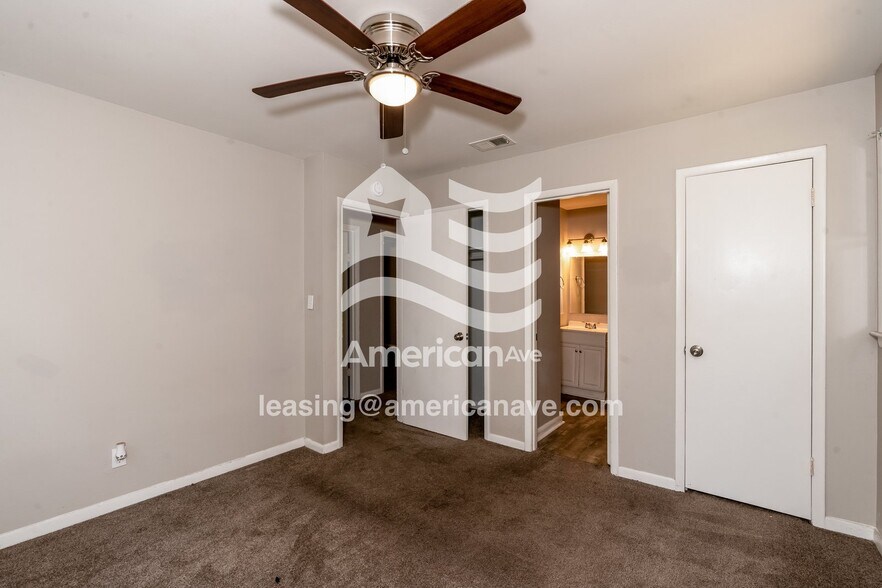 Building Photo - 265 Christopher Cir