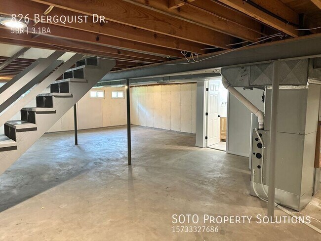 Building Photo - 826 Bergquist Dr