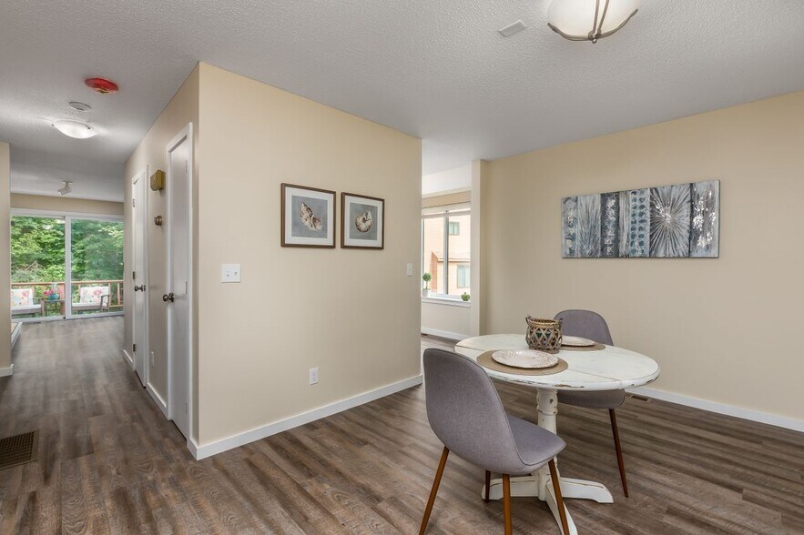 Building Photo - 87 Dunvegan Wds Dr