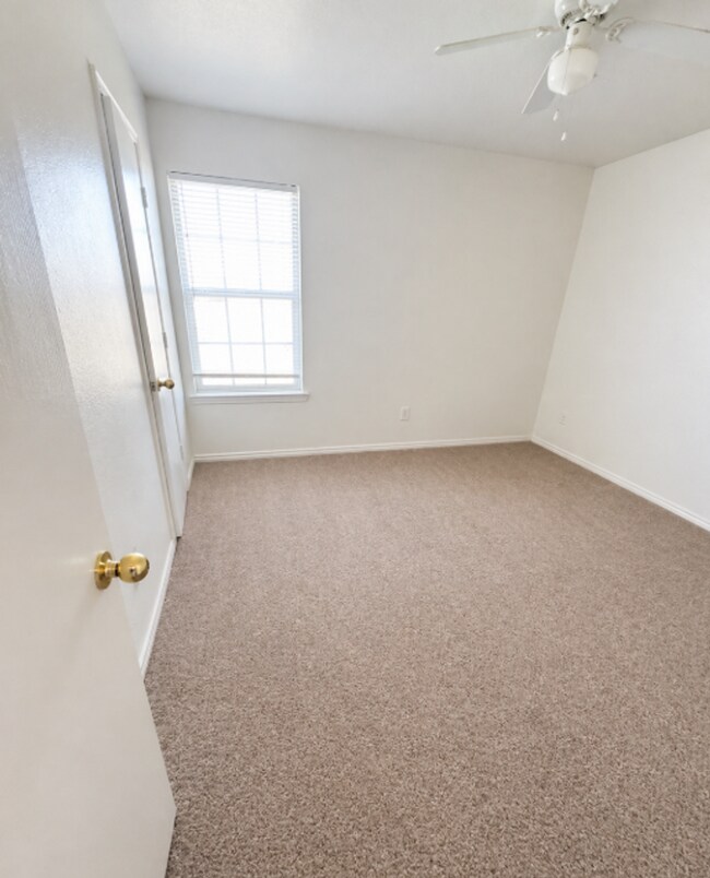 Building Photo - 3601 Malibu Ln