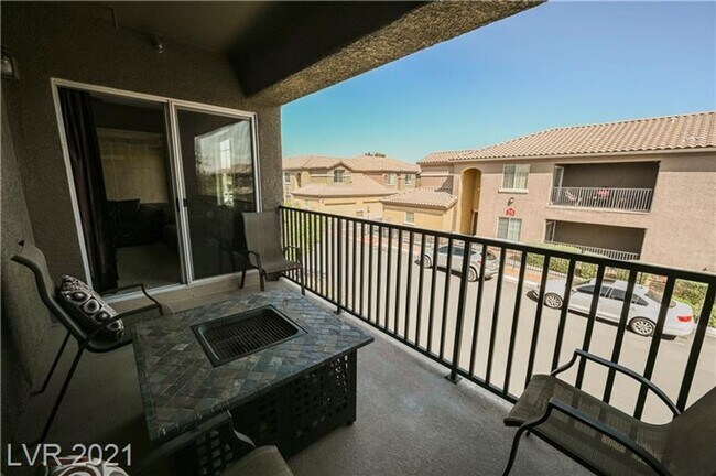 Building Photo - Beautiful townhouse for Rent!
