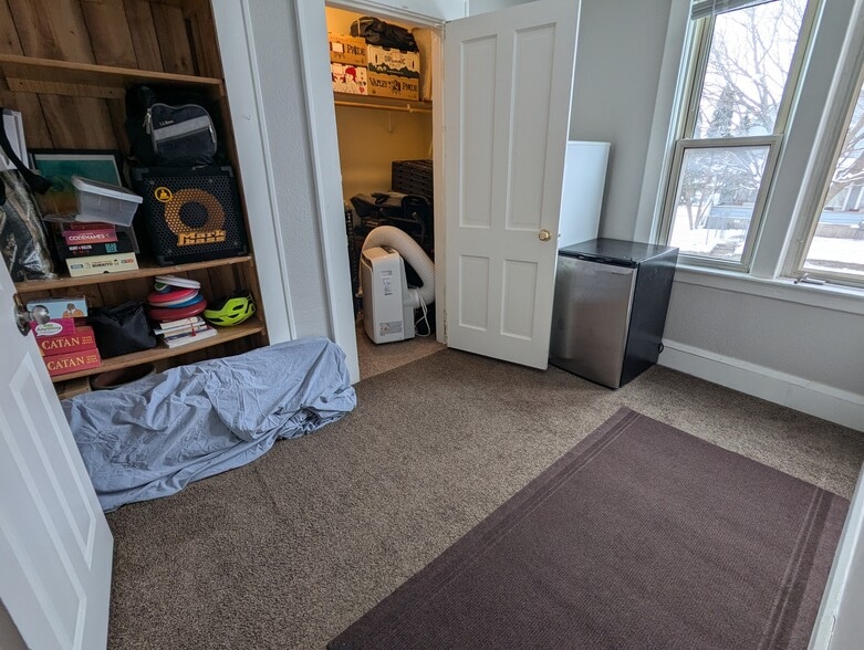 Building Photo - 732 Case Ave