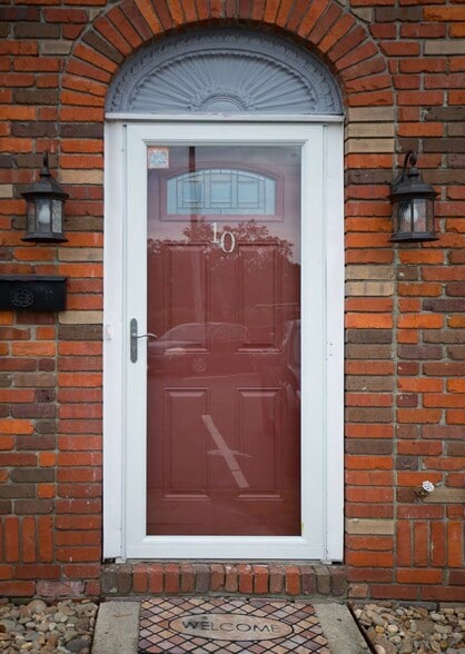 Building Photo - 3000 Golden Rd