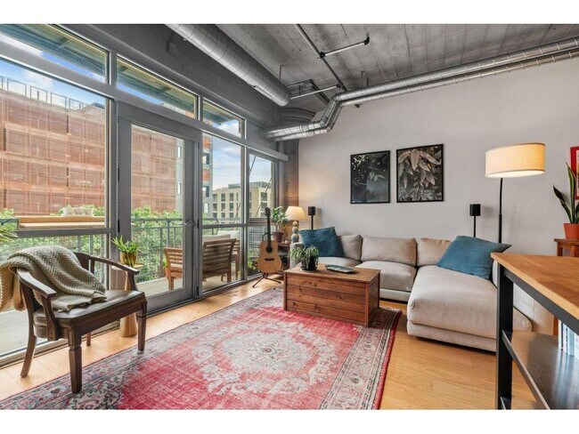 Building Photo - 748 N 3rd St