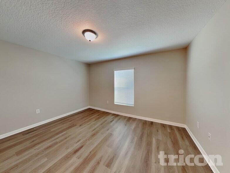 Building Photo - 1130 Alloway Ave