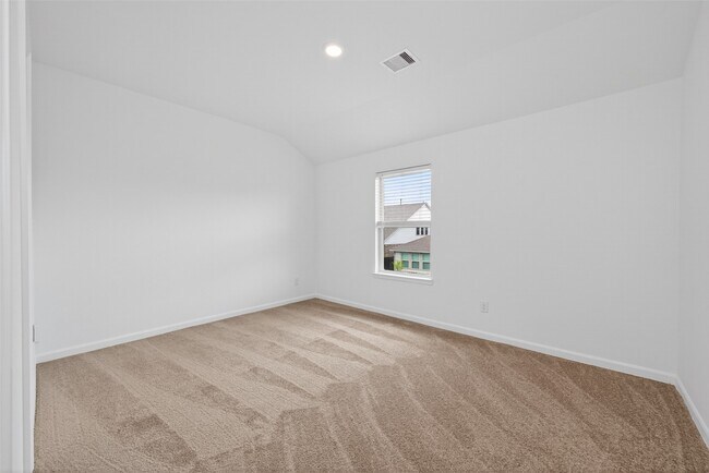 Building Photo - 16108 Dockside St