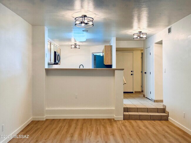 Building Photo - 5675 N Camino Esplendora