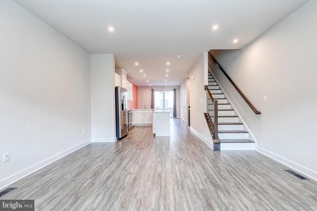 Building Photo - 228 S Newkirk St