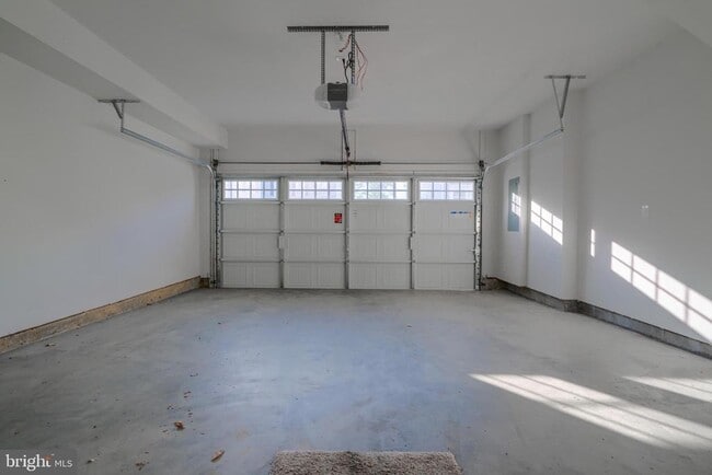 Building Photo - 617 Snapdragon Ct