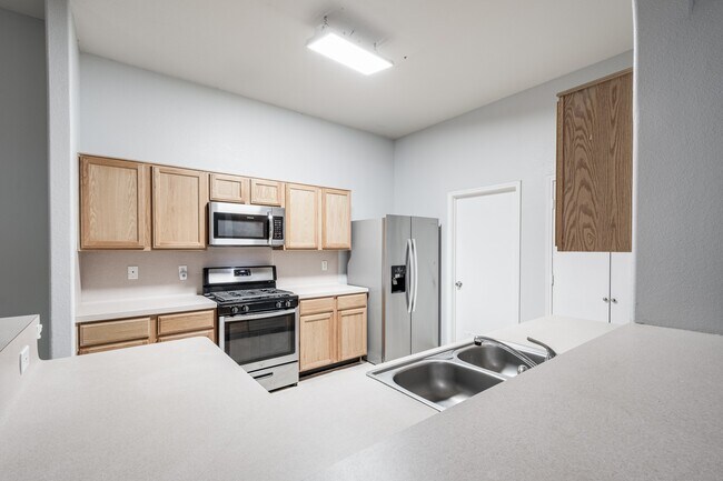 Building Photo - 4523 Bridgevillage Dr