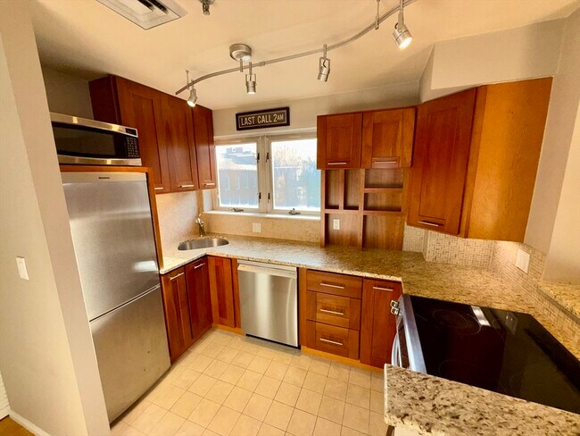 Primary Photo - 350 North St