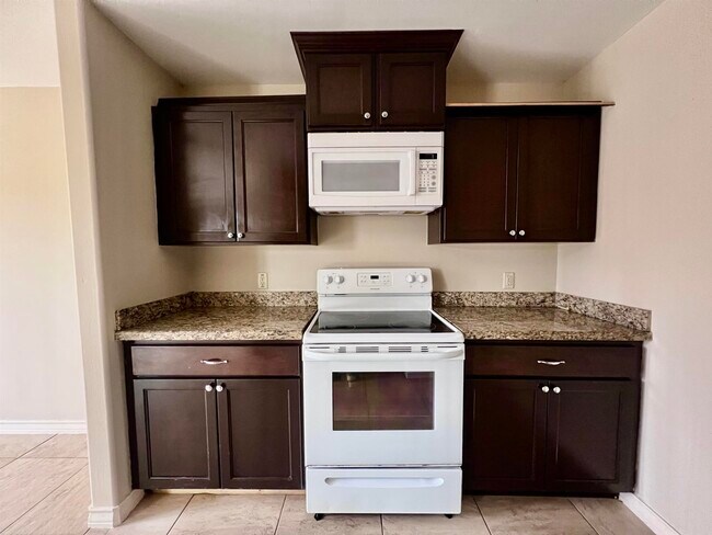 Building Photo - 408 Shiloh Dr