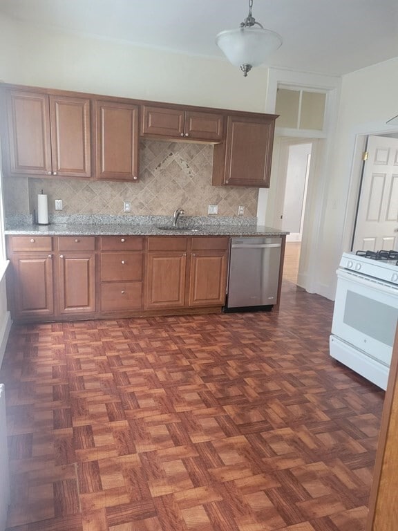 Building Photo - 11 Bellflower St