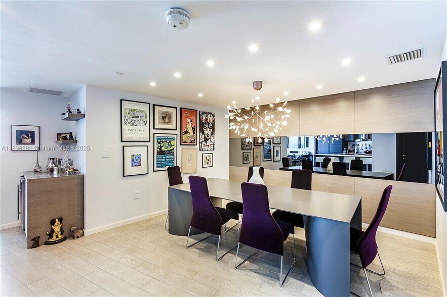 Building Photo - 200 Biscayne Boulevard Way