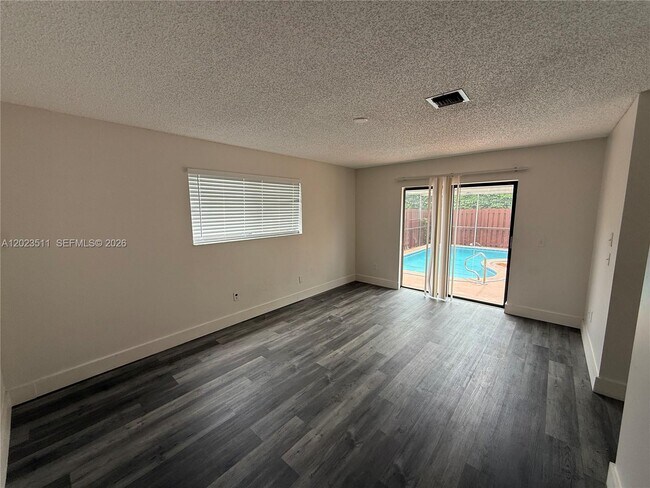 Building Photo - 4300 Landar Dr