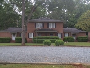 Building Photo - 910 Hancock Dr