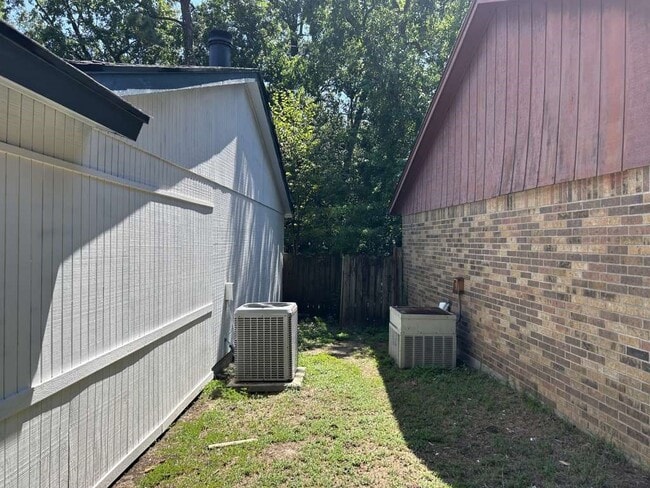 Building Photo - 3030 Winding Way