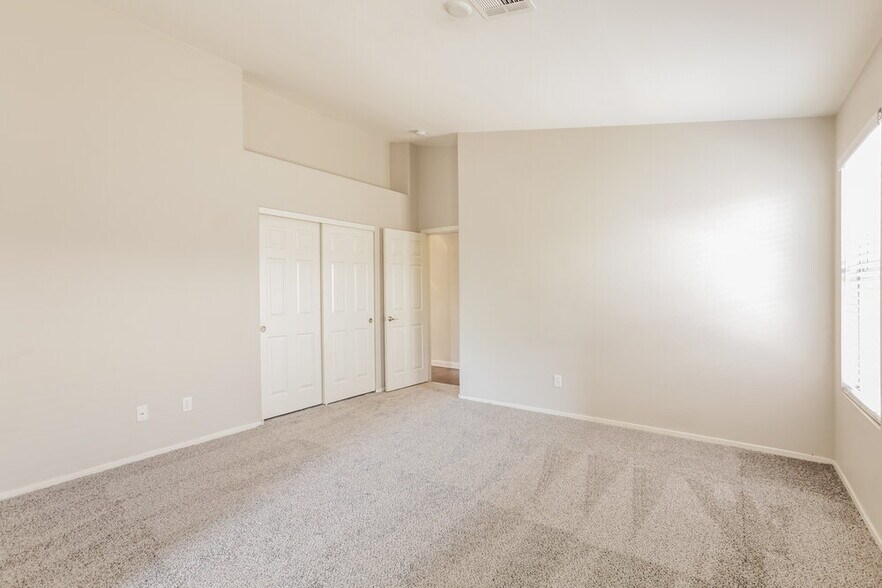 Building Photo - 7021 Overhill Ave