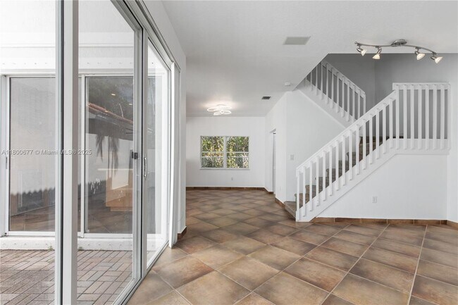 Building Photo - 935 Corkwood St