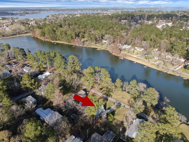 Building Photo - 1500 W Pine Lake Cir