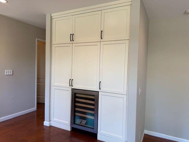 Building Photo - Gorgeous 2 story 5 bedroom home w/pool in ...