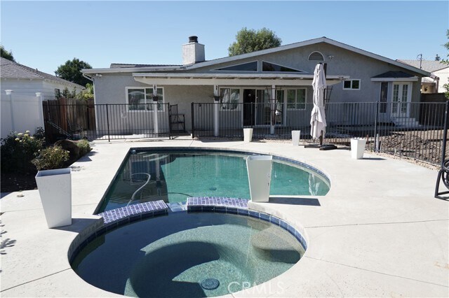 Building Photo - 8460 Hatillo Ave
