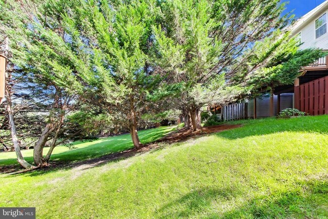 Building Photo - 9868 Sherwood Farm Rd