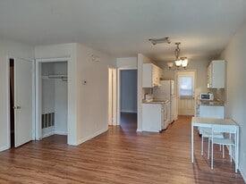 Building Photo - 110 Horizon River Dr