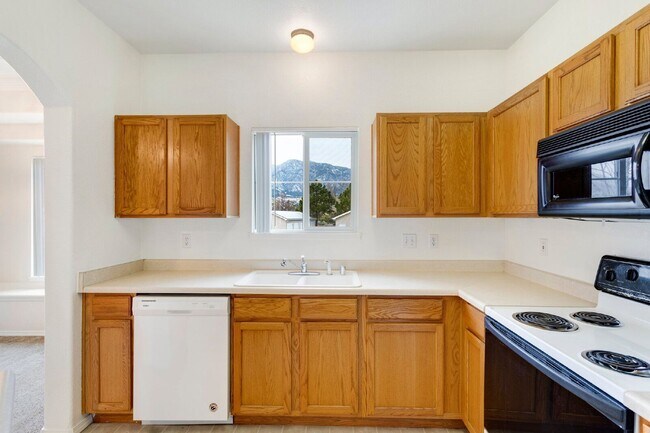 Building Photo - 3625 Strawberry Field Grove