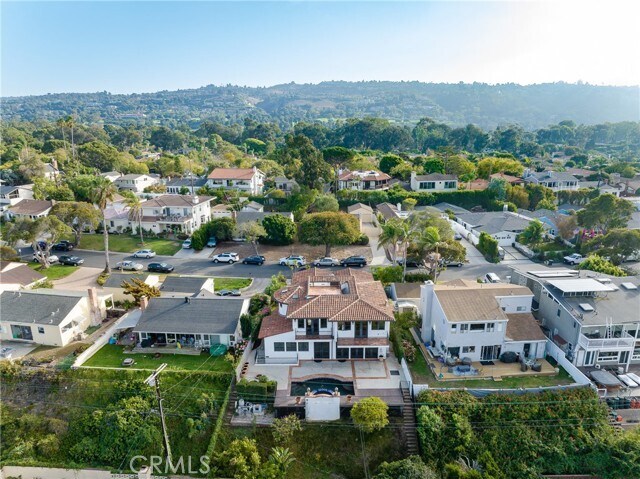 Building Photo - 227 Pso De Granada