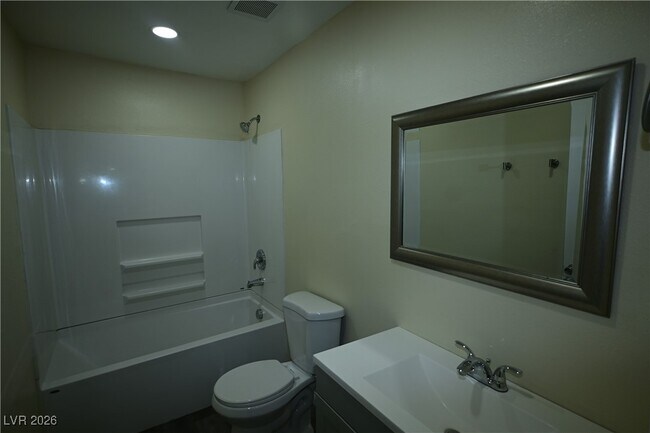 Building Photo - 2830 Cedar St