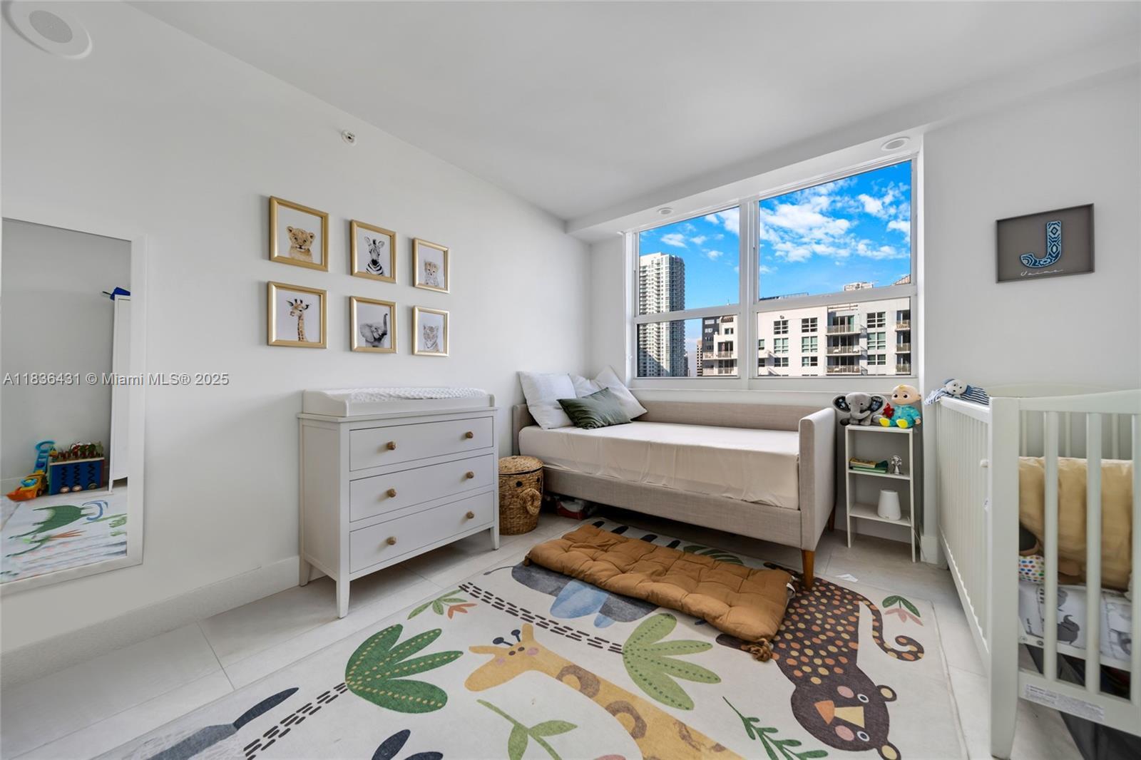 Building Photo - 1155 Brickell Bay Dr