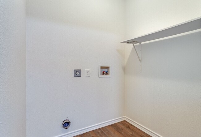 Building Photo - A Peaceful Retreat: 3 Bedroom Duplex