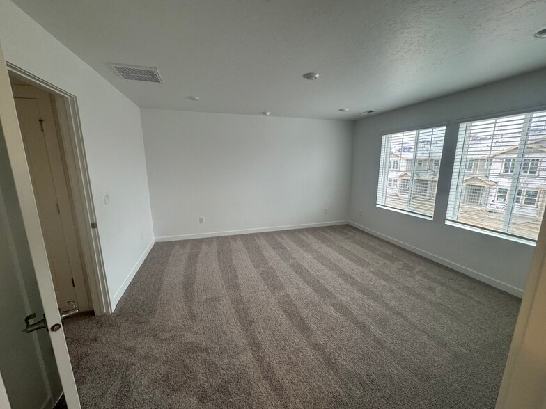 Primary Bedroom - 4138 W Perspective St