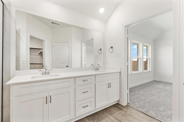 Building Photo - 608 Amenduni Ln