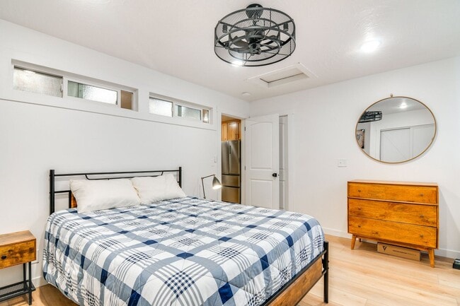 Building Photo - FC A4