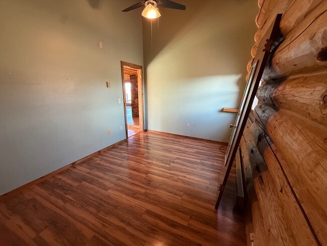 Building Photo - 545 Coulee Dr