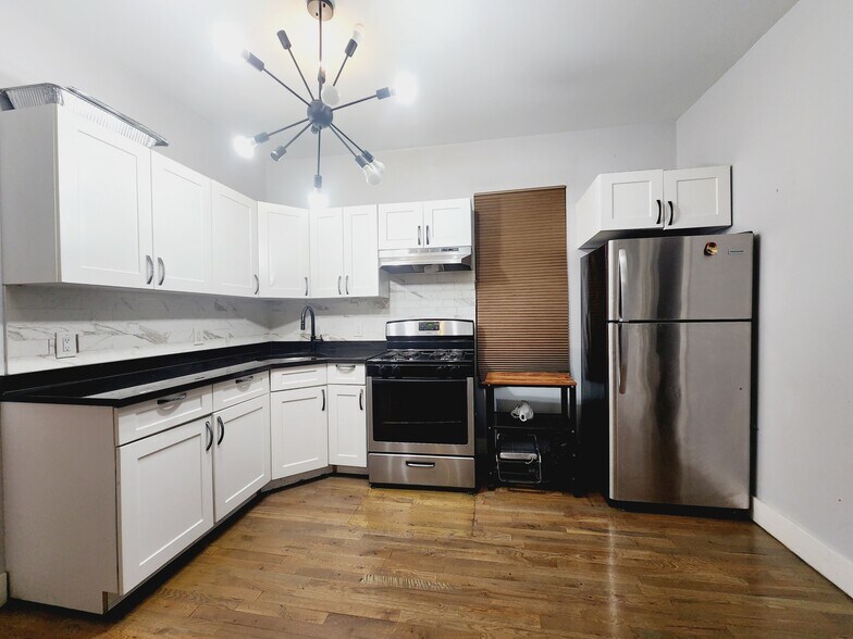 68 Neptune 1L - 69 Neptune Ave