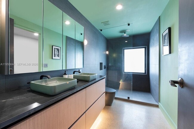 Building Photo - 311 NE 117th St