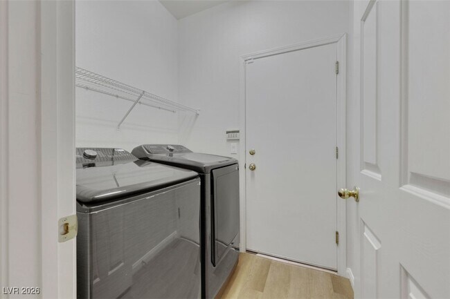 Building Photo - 1058 Silver Stone Way