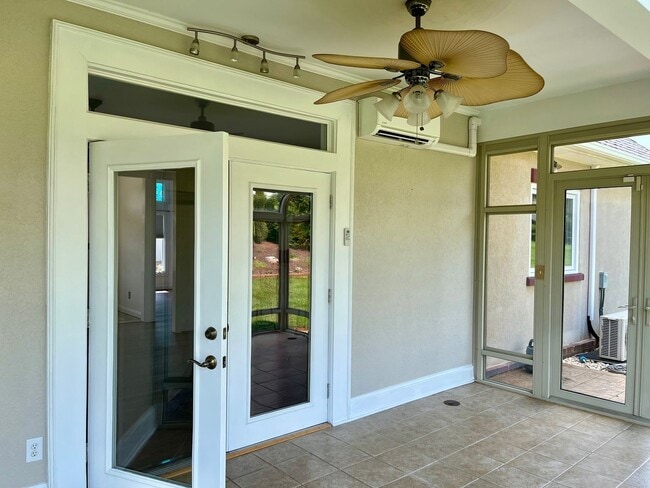 Building Photo - One Level Home in New London