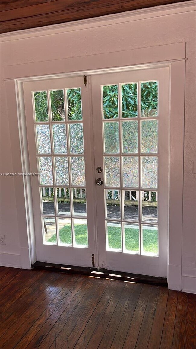 Building Photo - 315 Eucalyptus St