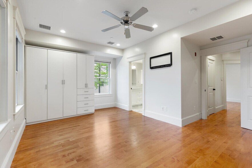 Building Photo - 82 Highland Ave