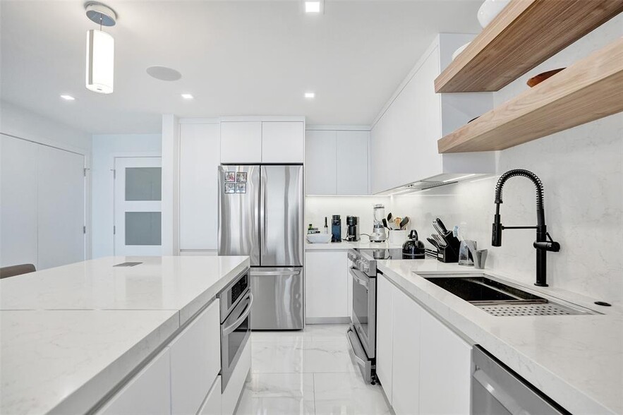 Building Photo - 545 S Fort Lauderdale Beach Blvd