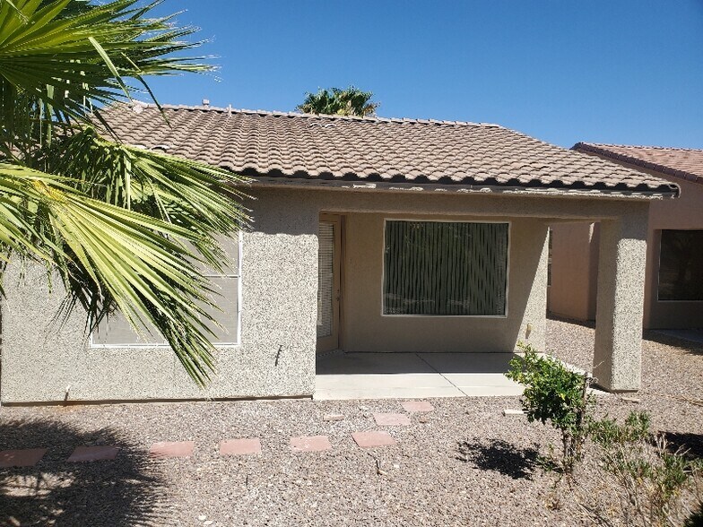 Building Photo - 5049 Alfingo St