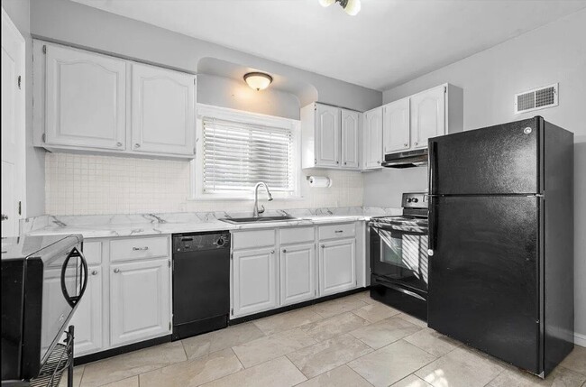 Kitchen - 3466 N 89th St