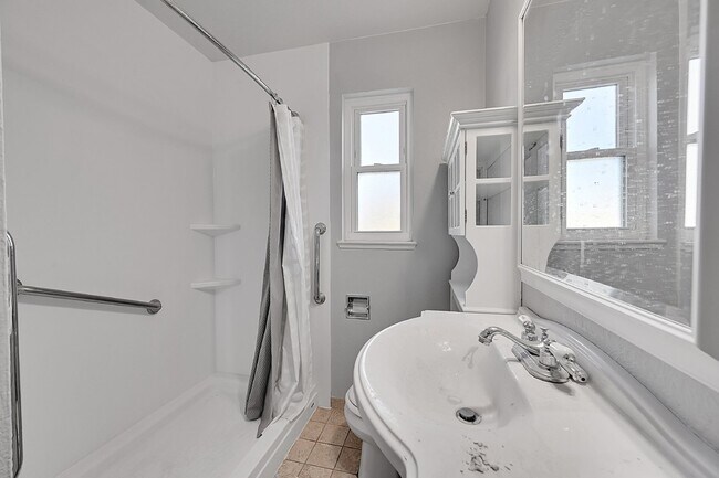 Building Photo - $2,195.00, Charming 4-Bedroom Home in Denver’s Vibrant Highland Neighborhood, plus $300 off the f...